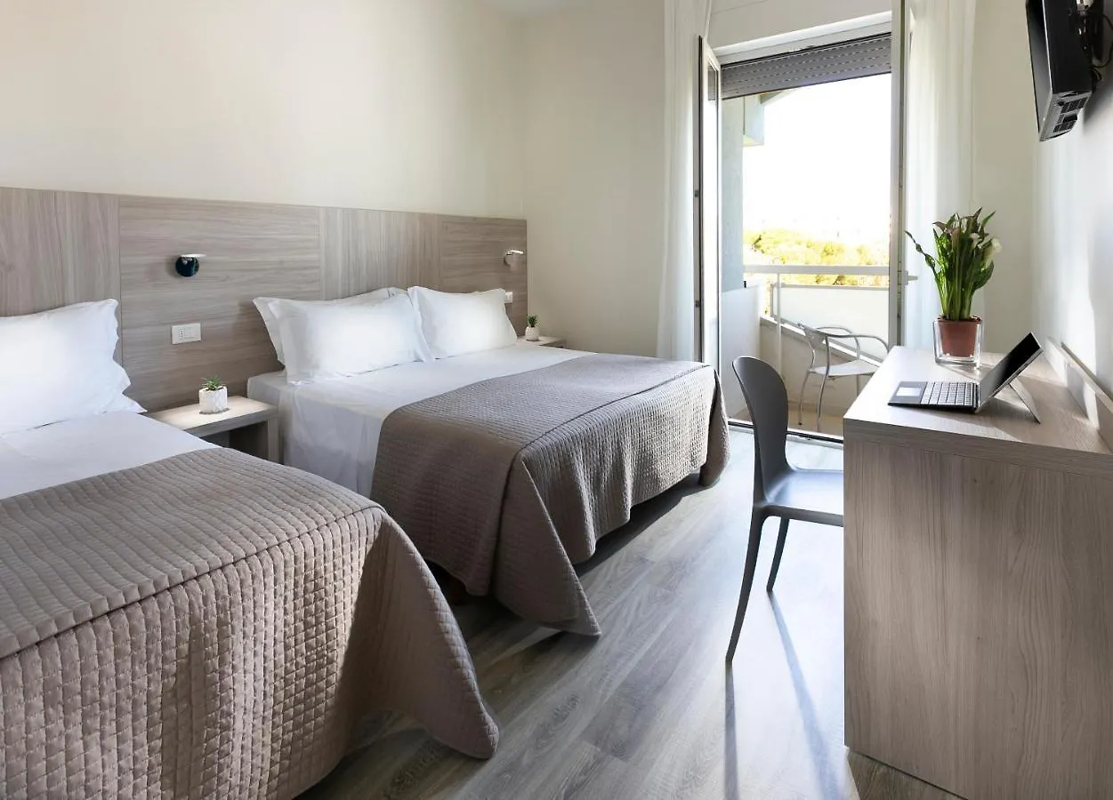 Hotel Zanarini In Centro A Riccione 3*,  Italien