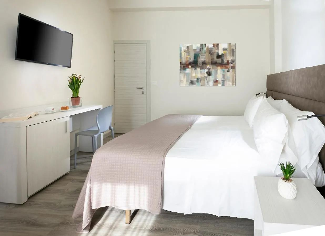 Hotel Zanarini In Centro A Riccione