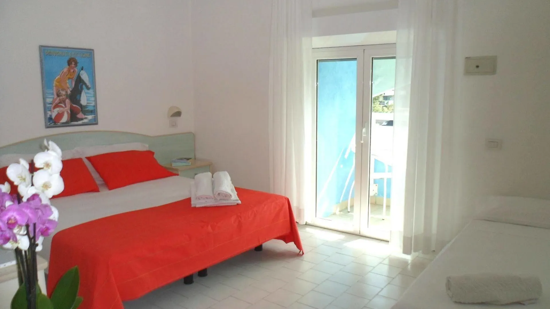 Hotel Zanarini In Centro A Riccione