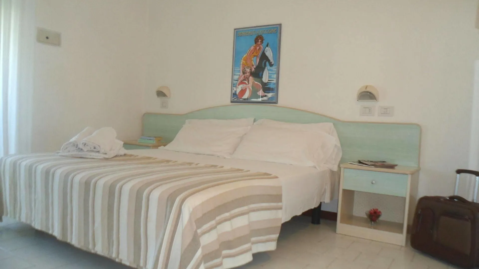 Hotel Zanarini In Centro A Riccione