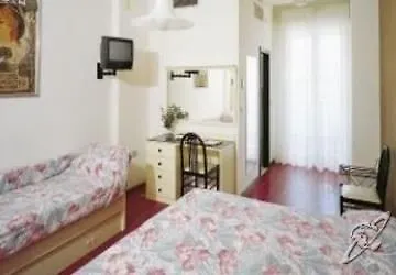 Hotel Zanarini In Centro A Riccione 3*,